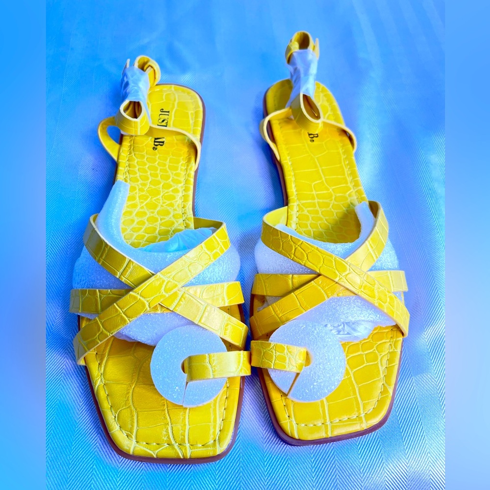 Just Fab Women’s Strappy Flat Sandal Size 10